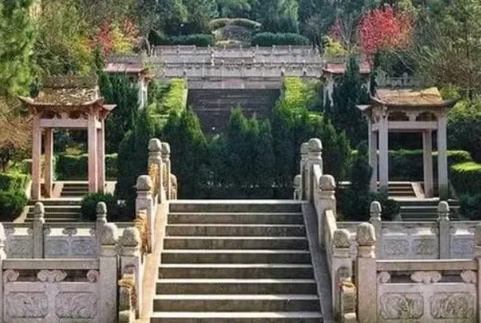 Mộ Vương Sĩ Kỳ nằm ở khu vực Trương Gia Độ, thành phố Lâm Hải, tỉnh Chiết Giang (Trung Quốc). Ảnh: @Sohu.