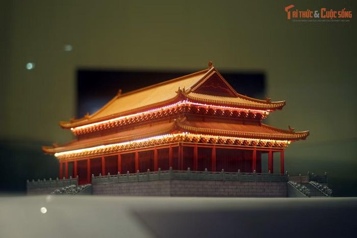 Mô hình điện Kính Thiên được trưng bày ở Bảo tàng Hà Nội. Ảnh: Quốc Lê. 