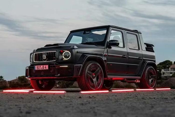 Mẫu xe SUV địa hình hạng sang Mercedes-AMG G63 đã quá quen thuộc với nhiều người. Tuy nhiên, một số chủ nhân đã biến chiếc xe này trở thành những tác phẩm độ độc đáo hơn. Mới đây Brabus đã tạo nên sự bất ngờ khi cắt bỏ phần mui xe, nâng công suất lên 900 mã lực.