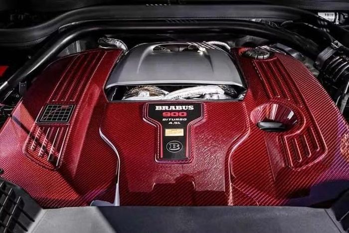 Khả năng tăng tốc của Brabus 900 Rocket Cabrio độ từ Mercedes-AMG G63 từ 0-100 km/h trong 3,7 giây. Tốc độ tối đa được giới hạn ở mức 240 km/h (149 mph).