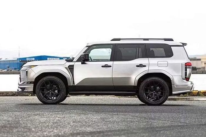 Với dự án Lexus GX550, Novel lần đầu phát triển một bộ body kit dành cho một mẫu SUV địa hình hạng sang. Kinh nghiệm từ đường đua được thể hiện qua cách thiết kế các chi tiết khí động học, nhưng tổng thể vẫn khá tiết chế.