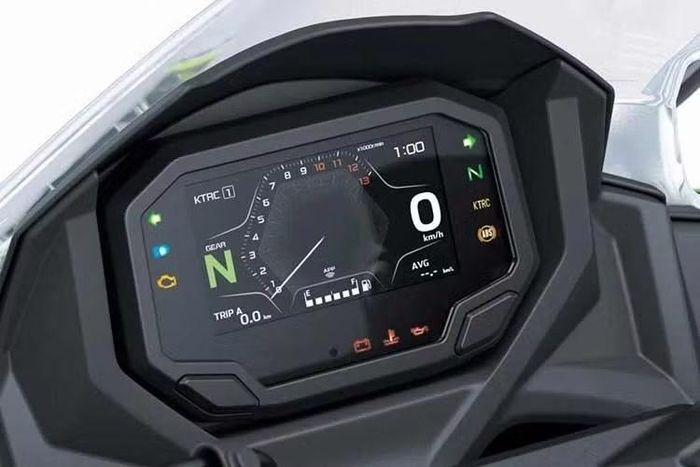 Màn hình màu TFT 4,3 inch của Ninja 650 được thiết kế lại giao diện cho đời 2027. Trong khi đó, hệ thống kết nối với điện thoại thông minh Rideology của Kawasaki hiện đã hỗ trợ tính năng dẫn đường và điều khiển bằng giọng nói.