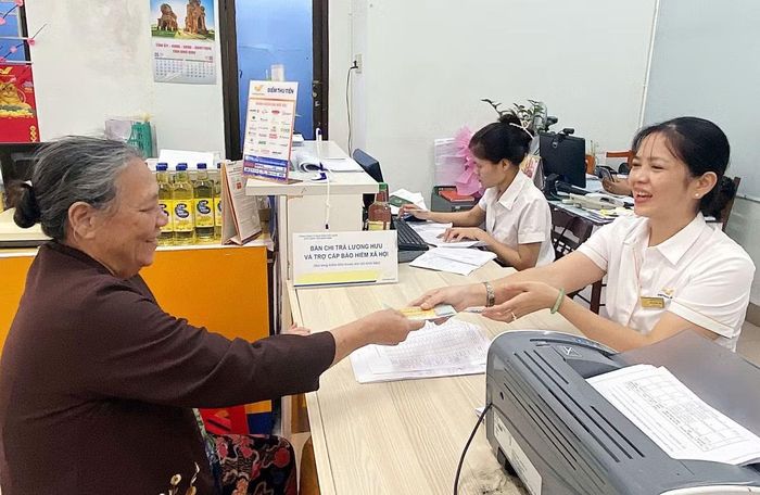 Từ hôm nay (5/10), mức trợ cấp hưu trí xã hội tăng từ 500.000 đồng lên 540.000 đồng/tháng.