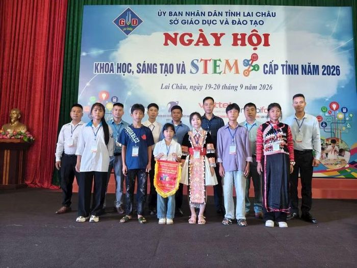 Đoàn giáo viên và học sinh xã Tà Tổng đạt giải Tư tại Ngày hội khoa học, sáng tạo và STEM cấp tỉnh năm 2026.