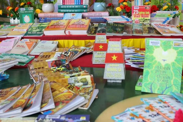 Không gian trưng bày sách tại Lễ khai mạc Tuần lễ hưởng ứng học tập suốt đời năm 2026.