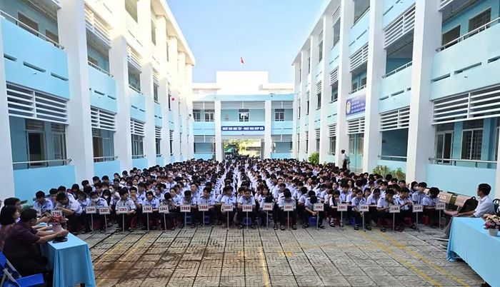 Học viên tham dự buổi tuyên truyền.