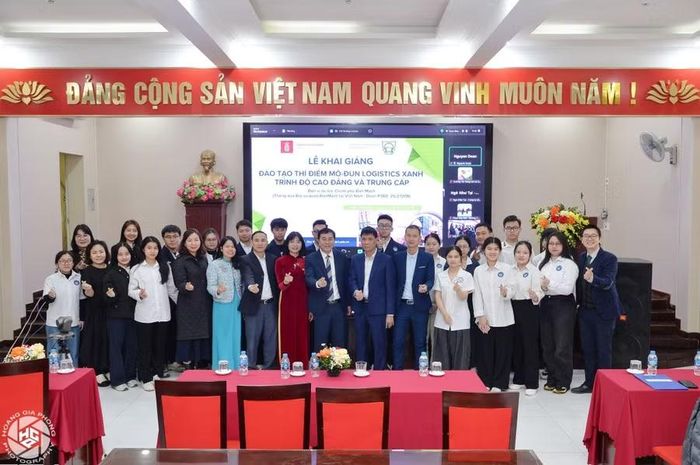 Công tác bồi dưỡng, nâng cao chuyên môn, nghiệp vụ cho đội ngũ giáo viên được các nhà trường quan tâm.