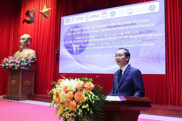 PGS.TS. Nguyễn Bá Chiến, Giám đốc Học viện Hành chính và Quản trị công.