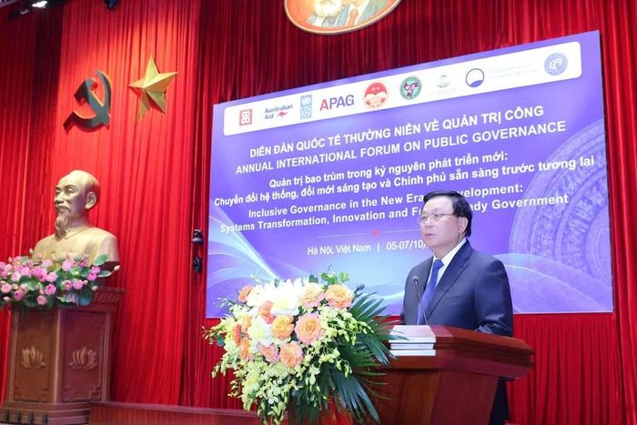GS.TS. Nguyễn Xuân Thắng, Chủ tịch Hội đồng Lý luận Trung ương.