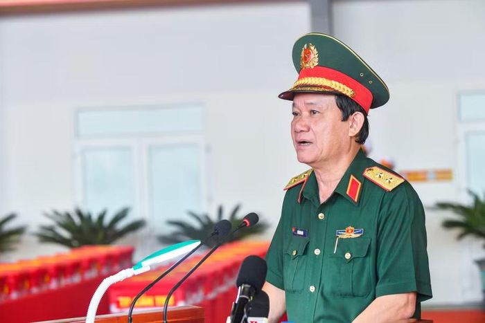 Phát biểu tại buổi lễ, Trung tướng Hồ Văn Thái, Chính ủy Quân khu 9, cho biết hành trình vận chuyển 15.401 mẫu hài cốt liệt sĩ này là lần vận chuyển thứ 11, đồng thời cũng là lần vận chuyển đầu tiên bằng máy bay chuyên dụng. Đây là chuyến bay của nghĩa tình, của sự tri ân và là nhịp đập thổn thức của hàng triệu trái tim hướng về những người con ưu tú của quê hương.