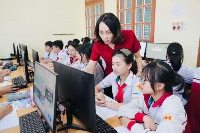 Ứng dụng công nghệ và AI có thể hỗ trợ giáo viên trong chuẩn bị bài giảng, thiết kế hoạt động học tập, đánh giá và luyện tập cá nhân hóa. Ảnh: Đặng Thị Huệ