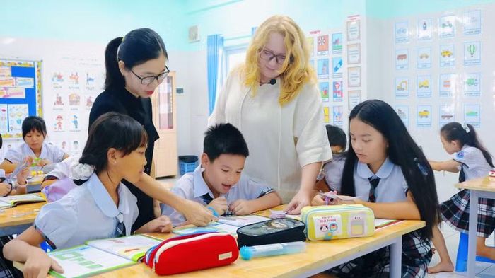 Một tiết học môn Toán bằng tiếng Anh tại Trường Phổ thông Duy Tân. (Ảnh: Nhà trường cung cấp)