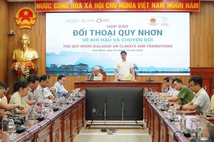 Các đại biểu tham gia buổi họp báo.