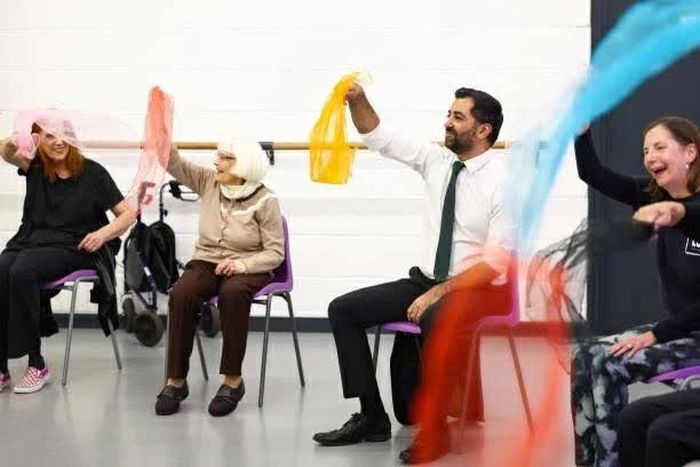 Một hoạt động cộng đồng tại London, Anh, góp phần tạo không gian giao lưu và gắn kết giữa mọi người. (Nguồn: Getty Images)