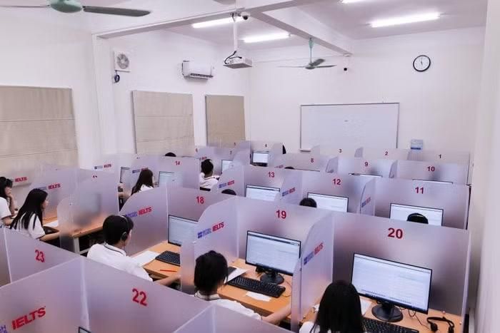 Nhà trường tổ chức kiểm tra đánh giá định kỳ trên máy tính khi đáp ứng đủ các điều kiện về cơ sở vật chất, hạ tầng công nghệ thông tin. Ảnh: HUST