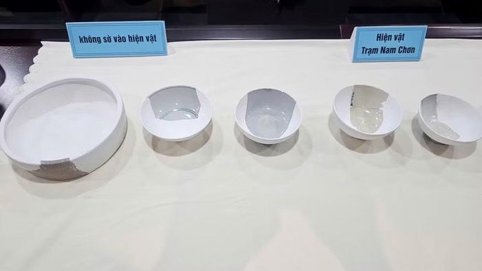 Một số hiện vật được bàn giao tại buổi lễ. Ảnh: Đức Hoàng