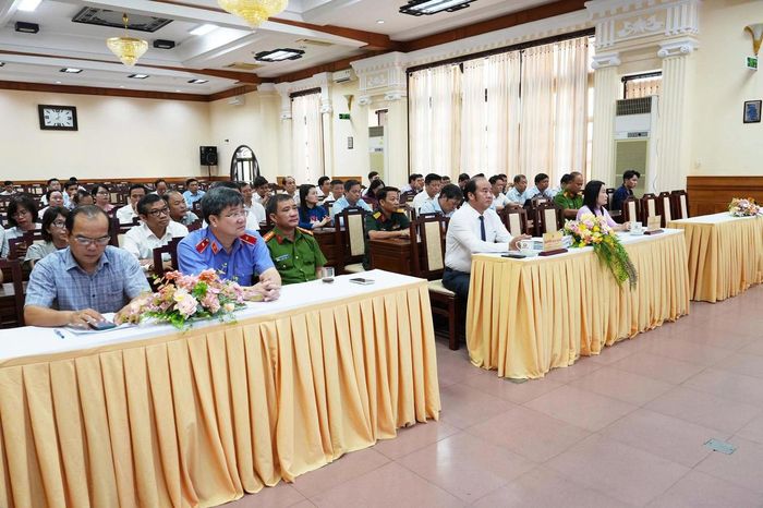 Các đại biểu tham dự lễ phát động. (Ảnh: T.N) 