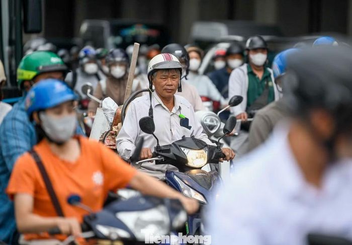  Đây là một trong những trục chính kết nối phía Tây Nam với trung tâm Hà Nội. Do mật độ giao thông cao, có nhiều điểm giao cắt trên tuyến, ùn tắc thường xuyên xảy ra. 