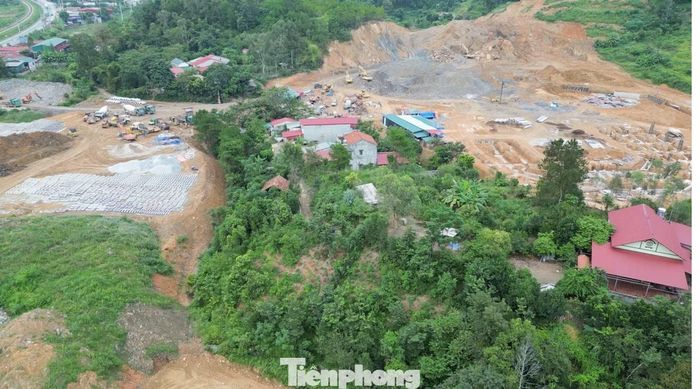 Từ thực tế trên, lãnh đạo tỉnh Lạng Sơn Đoàn Thanh Sơn chỉ đạo: Trung tâm Phát triển quỹ đất tỉnh và UBND phường Đông Kinh tập trung giải quyết vướng mắc về mặt bằng còn lại trước 31/10.