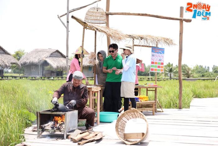  Hành trình miền Tây đưa dàn cast đến gần hơn với văn hóa, ẩm thực Đồng Tháp. 