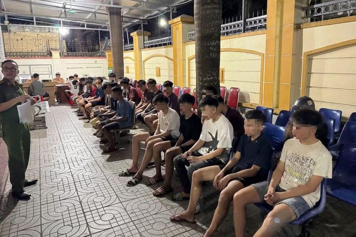 Các trường hợp thanh, thiếu niên, học sinh vi phạm trật tự an toàn giao thông.