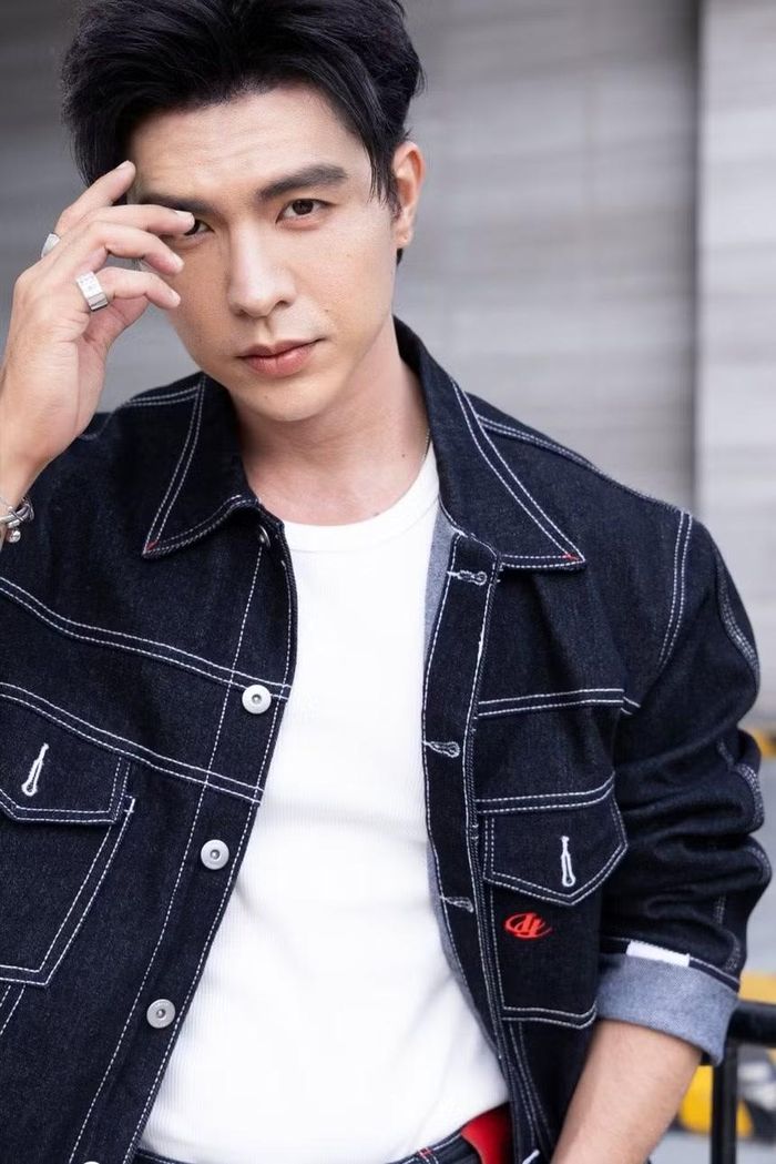 Steven Nguyễn chia sẻ trong quá trình quay phim từng phải nhảy xuống khúc sông đầy chất thải, trong phân cảnh đua bò, đường đua ngập phân. Nhưng ngoại trừ những phân cảnh khó, đòi hỏi kỹ thuật cao, nam diễn viên không sử dụng diễn viên đóng thế. Vì vậy, anh từng bị kính ô tô cắt vào tay, nhưng vì sợ ảnh hưởng tới tiến độ quay của cả đoàn, Steven Nguyễn nén đau để diễn tiếp. Vai diễn của anh đem lại nhiều cảm xúc cho khán giả. Người xem như đồng cảm cùng cảm xúc sợ hãi, hoang mang của nhân vật Ny.