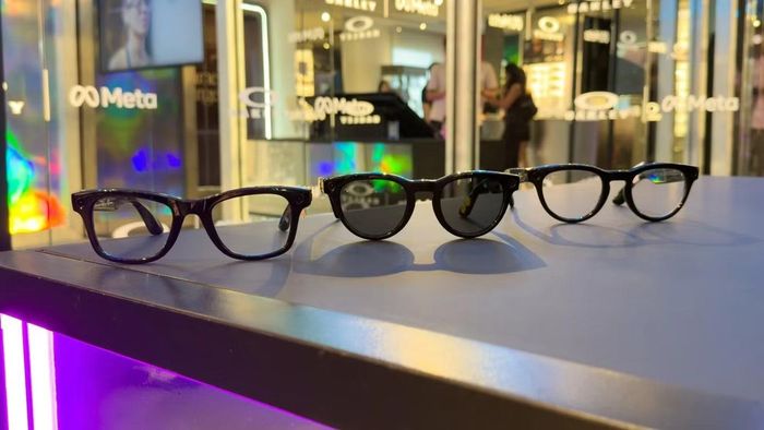 Kính thông minh Ray-Ban Meta được bày bán ở Singapore. Ảnh: Hardware Zone Singapore.