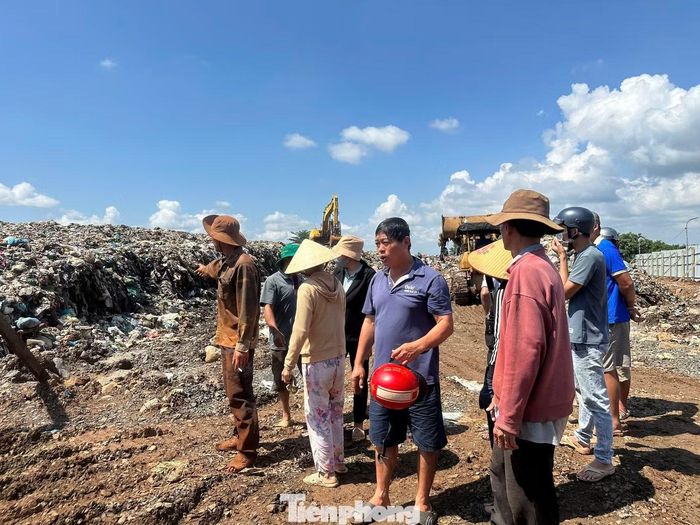 Người dân nhiều lần phản ánh bãi rác gây ô nhiễm nhưng chưa được xử lý dứt điểm.
