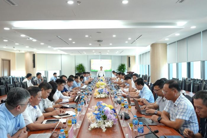 Toàn cảnh hội nghị điều hành sản xuất, tiêu thụ than tháng 10/2026.