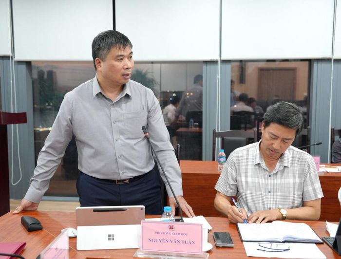Phó Tổng giám đốc TKV phát biểu tại hội nghị.