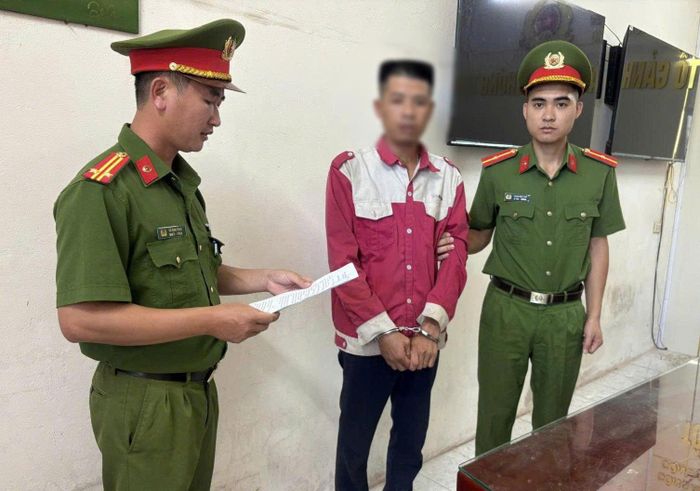 Phạm Văn Hiền bị khởi tố về hành vi tàng trữ, vận chuyển pháo nổ trái phép. (Ảnh: CAHY).
