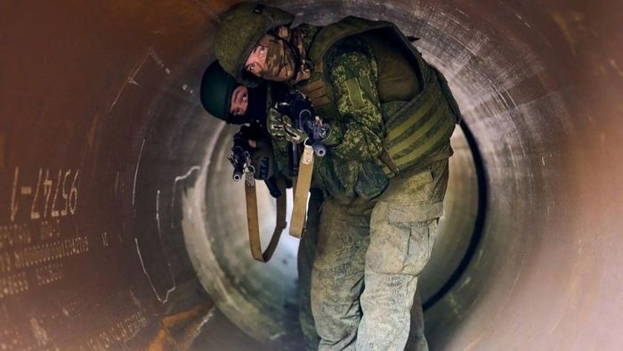 Lực lượng đột kích Nga thực hành tác chiến ngầm tại tập trận Center-2026. Ảnh: voennoedelo.com