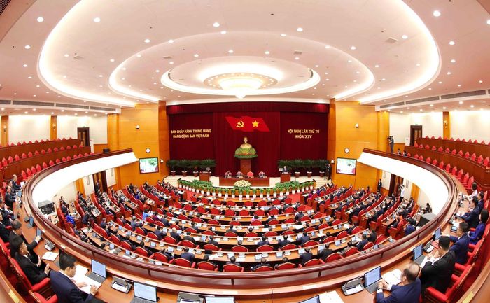 Trung ương phải nêu gương về bản lĩnh quyết định, tinh thần tự phê bình và trách nhiệm thực hiện. Mọi lựa chọn phải đặt lợi ích quốc gia, dân tộc, quyền và lợi ích chính đáng của nhân dân lên trên hết. Ảnh: TTXVN
