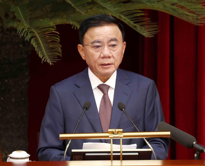Thường trực Ban Bí thư Trần Cẩm Tú thông qua chương trình hội nghị. Ảnh: TTXVN