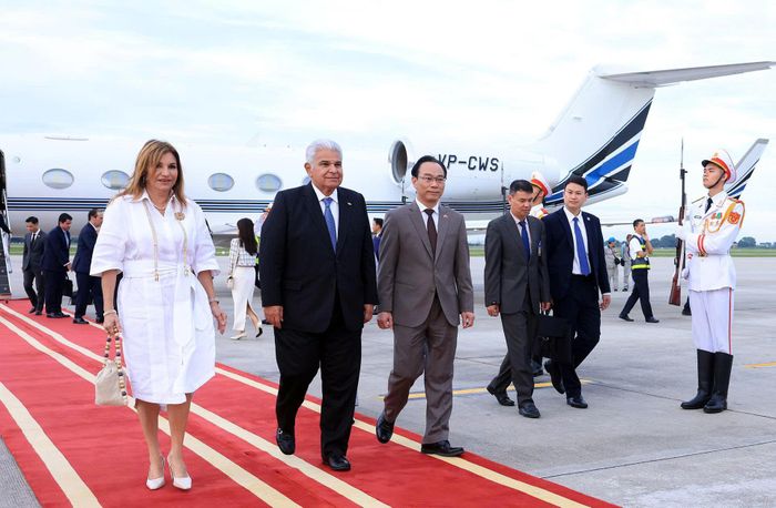 Tổng thống Panama José Raúl Mulino Quintero và phu nhân bắt đầu thăm Việt Nam