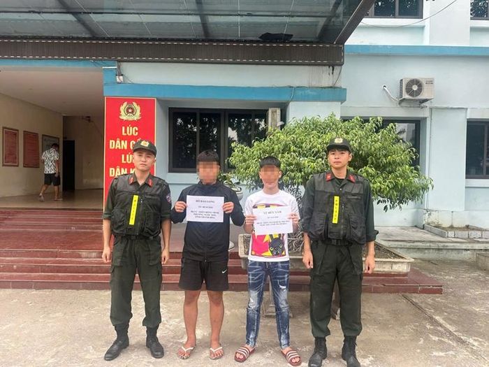  Hai đối tượng tại cơ quan Công an.