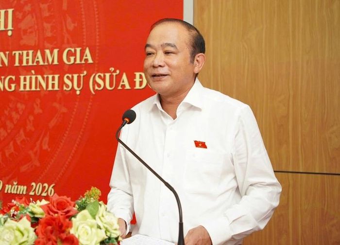  Đồng chí Lã Thanh Tân, Phó Trưởng Đoàn đại biểu Quốc hội chuyên trách TP Hải Phòng phát biểu tại Hội nghị.