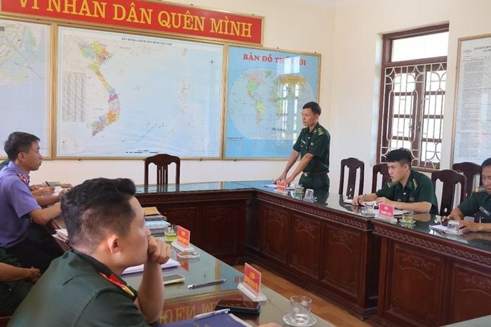  Chỉ huy Đồn Biên phòng báo cáo kết quả việc phát hiện, tiếp nhận, chuyển giao nguồn tin về tội phạm.