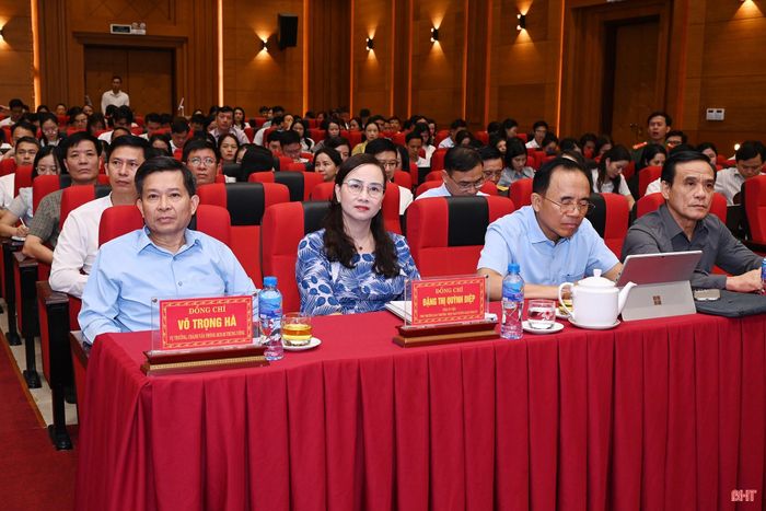 Đại biểu dự hội nghị.