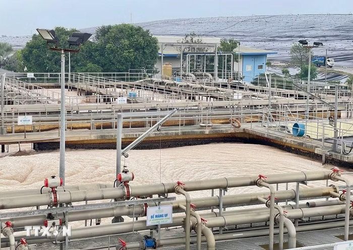 Bể vi sinh xử lý nước thải trước khi đưa qua hệ màng lọc MBR tại Khu liên hợp xử lý chất thải Đa Phước. (Ảnh: Hồng Đạt/TTXVN)