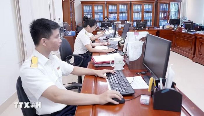 Theo Thuế Quảng Trị, tính đến cuối tháng 9/2026, đơn vị đã hoàn thuế cho hơn 900 trường hợp với tổng số tiền trên 100 tỷ đồng. (Ảnh: Thanh Thủy/TTXVN)
