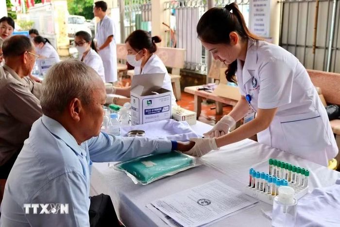 Đến nay, tỉnh Phú Thọ đã tích hợp và khởi tạo gần 1.451.200 sổ sức khỏe điện tử trên VNeID, đạt tỷ lệ 36,6%. (Ảnh: Nguyễn Thảo/TTXVN)