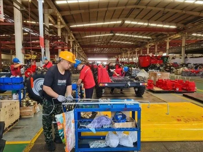 Dây chuyền sản xuất máy nông nghiệp của doanh nghiệp Trung Quốc: Ảnh minh họa: Quang Hưng/PV TTXVN tại Trung Quốc