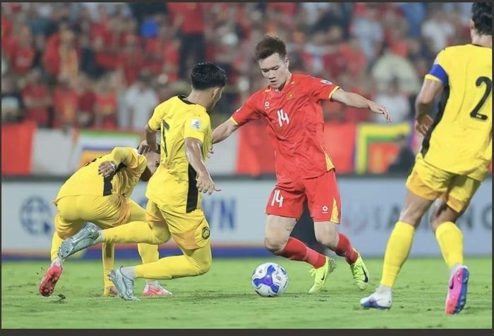 Màn đối đầu đầy duyên nợ giữa tuyển Việt Nam và tuyển Malaysia. Ảnh: TTXVN