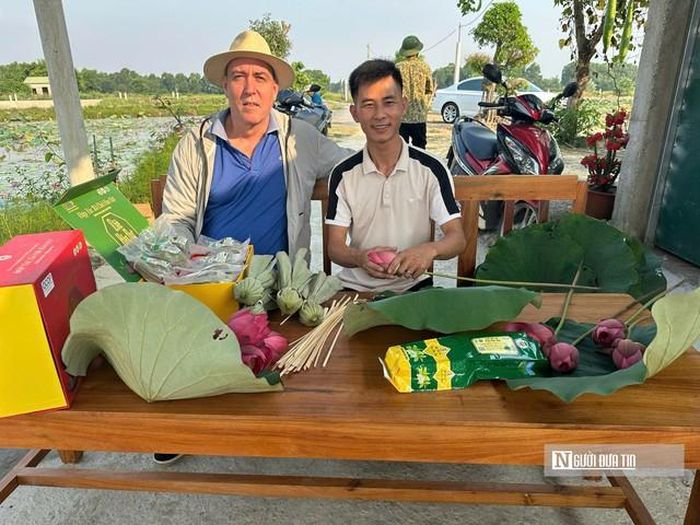 Du khách khắp nơi tìm về tham quan, chụp ảnh và trải nghiệm, mở ra hướng đi kết hợp giữa nông nghiệp nâng cao với du lịch nông thôn đầy triển vọng.