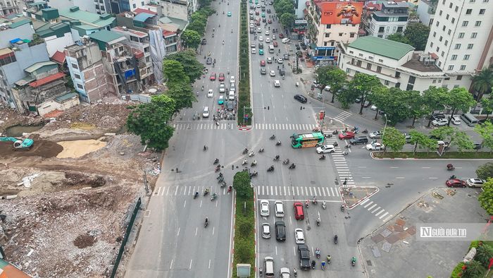 Nhân lực, máy móc được huy động bổ sung với nhiều mũi thi công tổ chức đồng thời nhằm hướng tới mục tiêu thông xe kỹ thuật vào dịp giải phóng thủ đô.