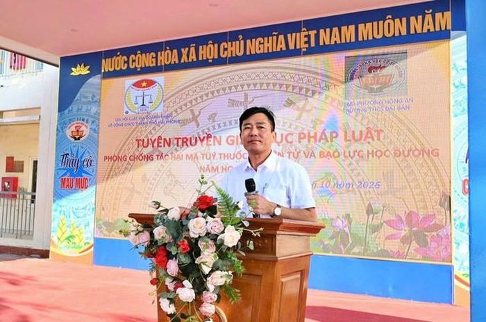 Luật gia Nguyễn Văn Hải - Chi hội trưởng Chi hội Luật gia Doanh nhân và Công chức phát biểu tại chương trình.