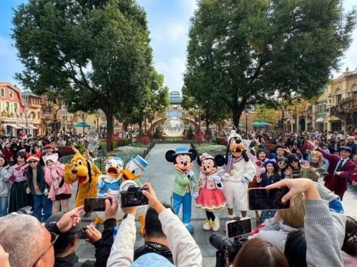 Trong Disney Land, Thượng Hải. Ảnh: Creaders.