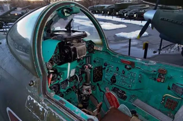 Hình ảnh buồng lái của máy bay MiG-23. Ảnh: Wiki.