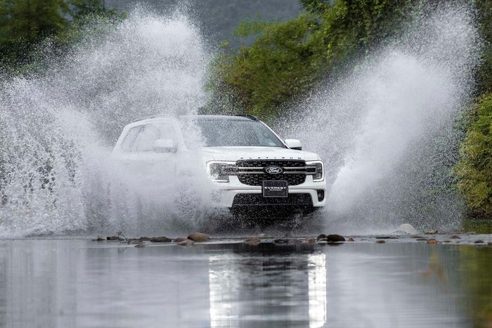 Ford Everest.